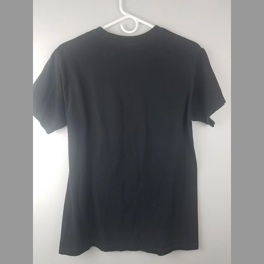 Black Guns and Roses Tshirt Small - Picture 2 of 2